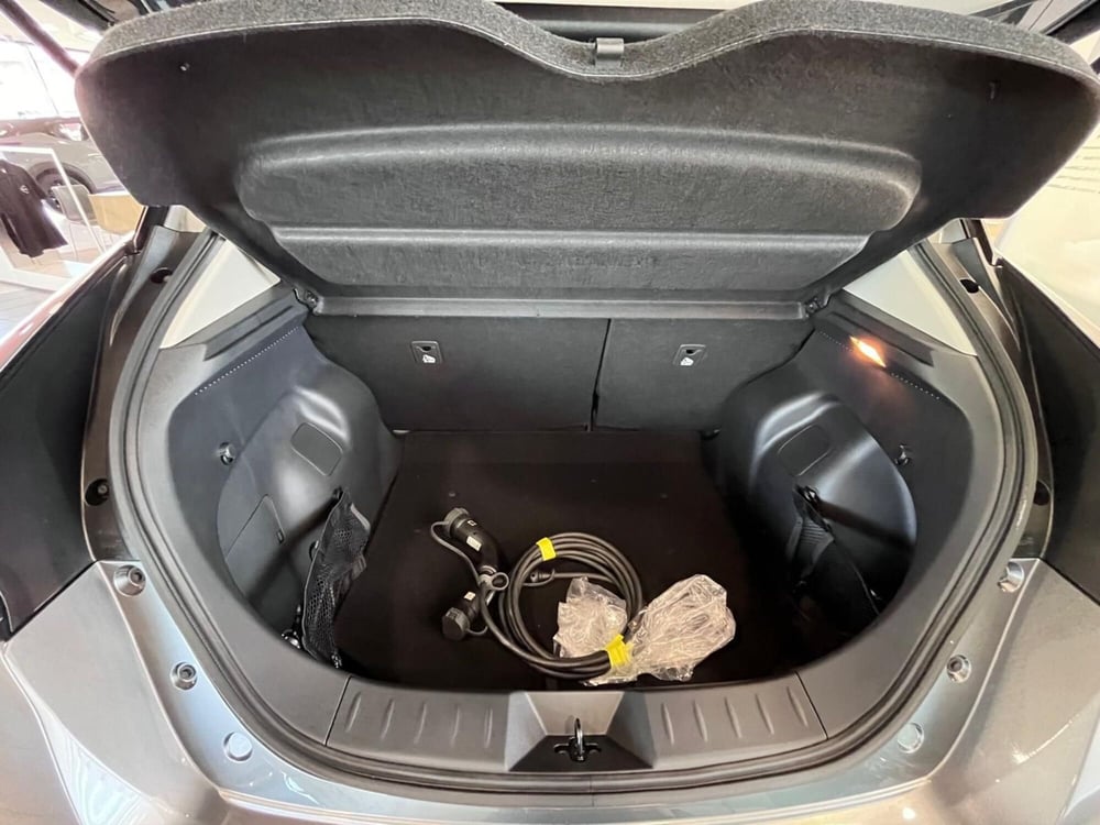 Nissan Leaf nuova a Frosinone (9)