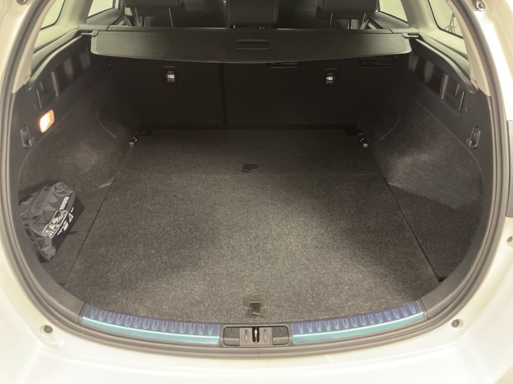 Toyota Auris Station Wagon usata a Varese (12)