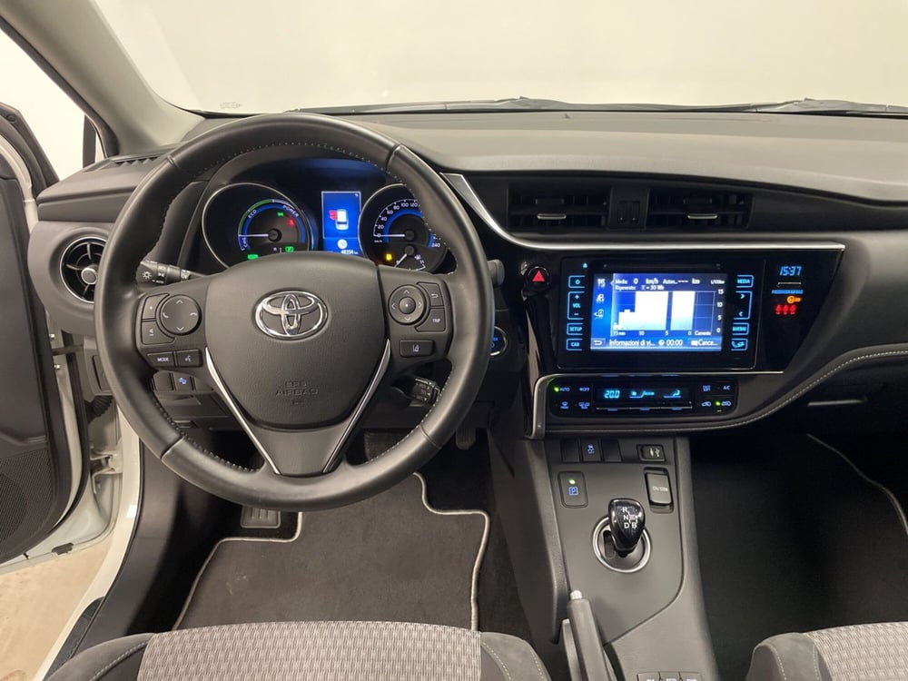 Toyota Auris Station Wagon usata a Varese (13)