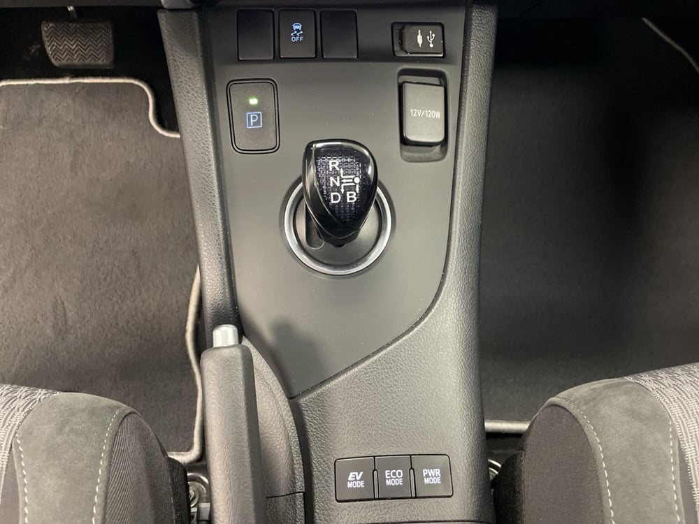 Toyota Auris Station Wagon usata a Varese (15)