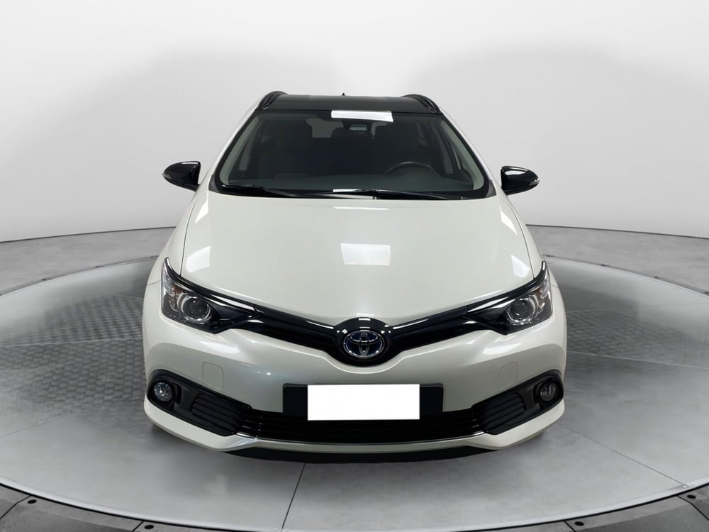 Toyota Auris Station Wagon usata a Varese (2)