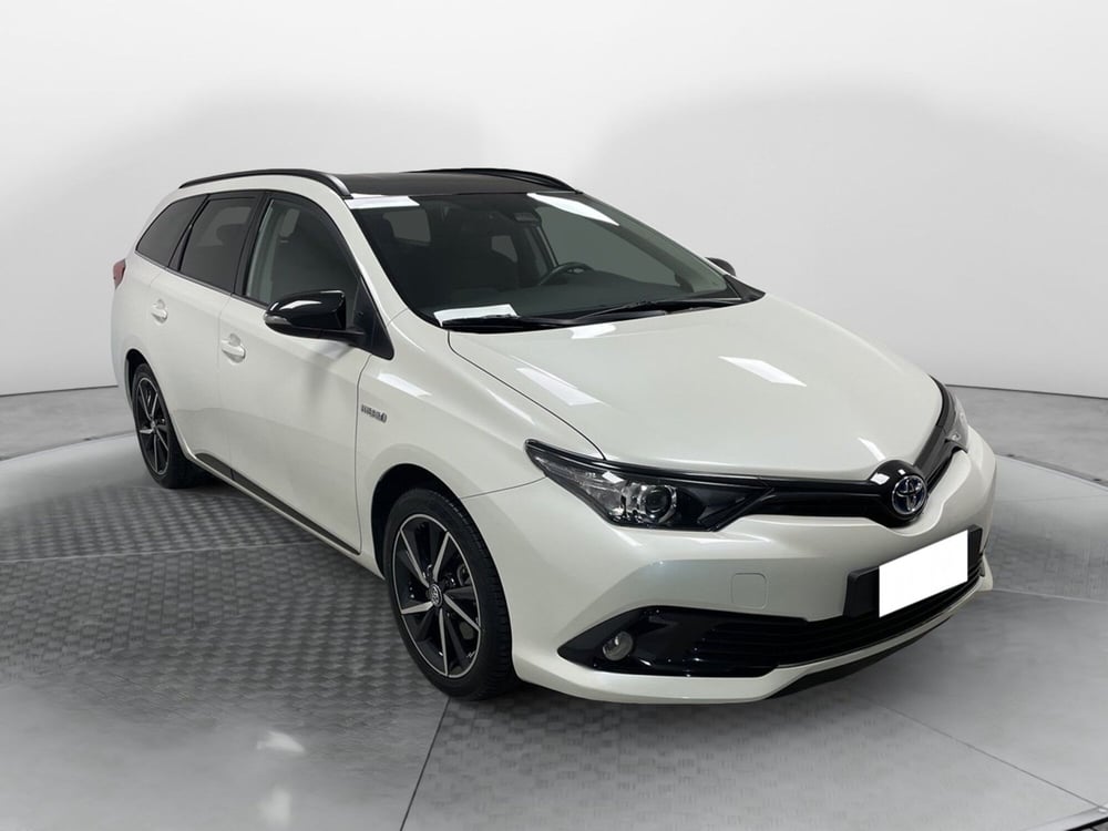 Toyota Auris Station Wagon usata a Varese (3)