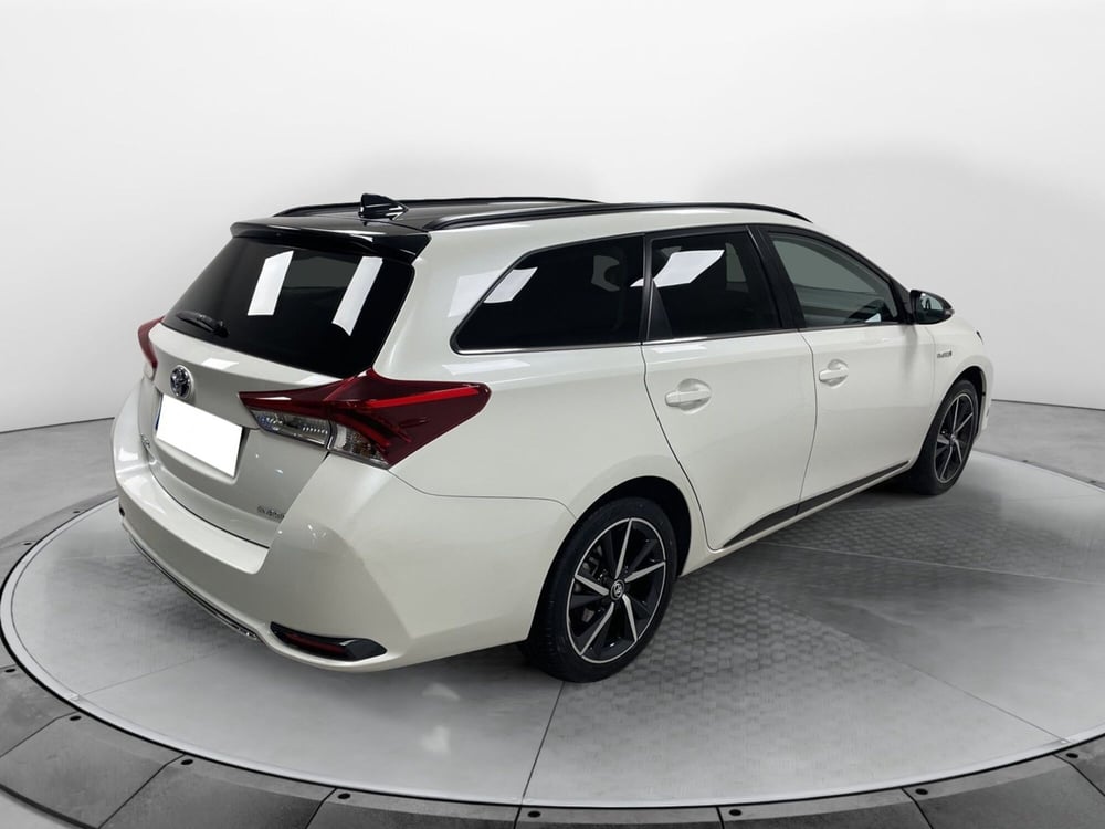 Toyota Auris Station Wagon usata a Varese (6)