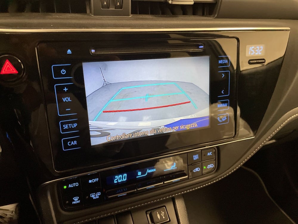 Toyota Auris Station Wagon usata a Varese (9)