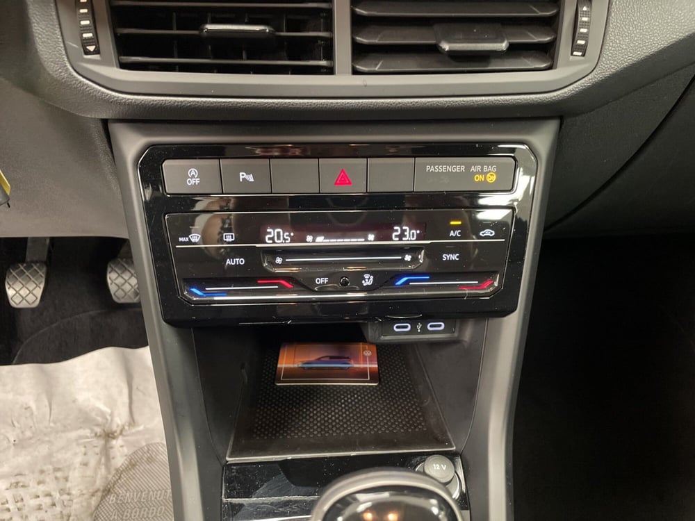 Volkswagen T-Cross usata a Varese (17)