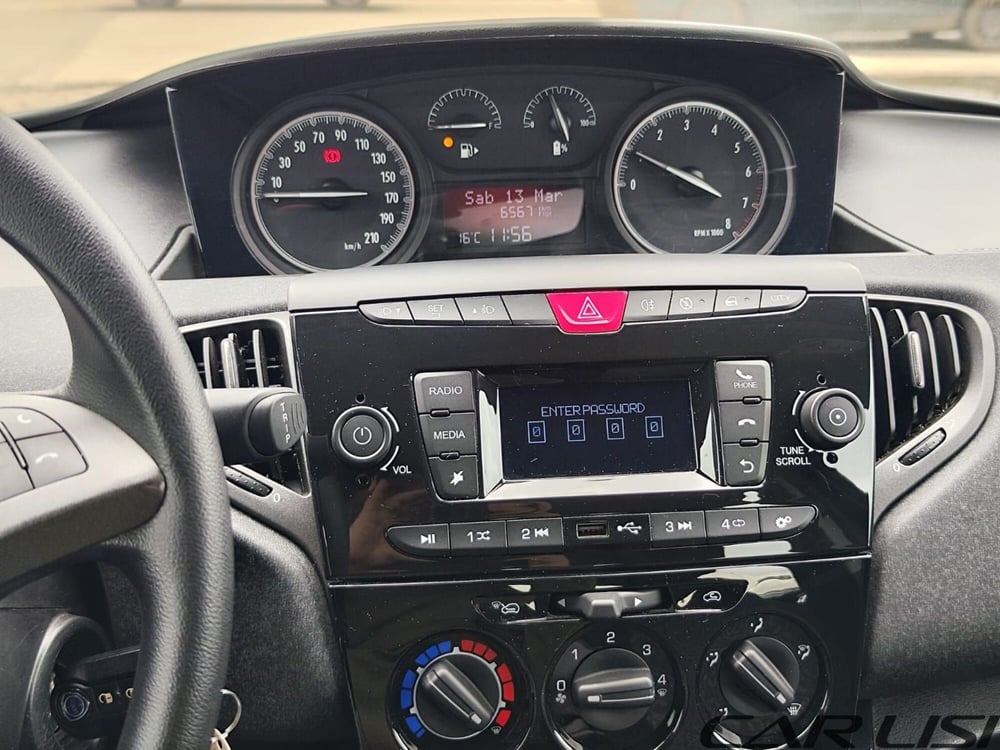 Lancia Ypsilon usata a Foggia (10)