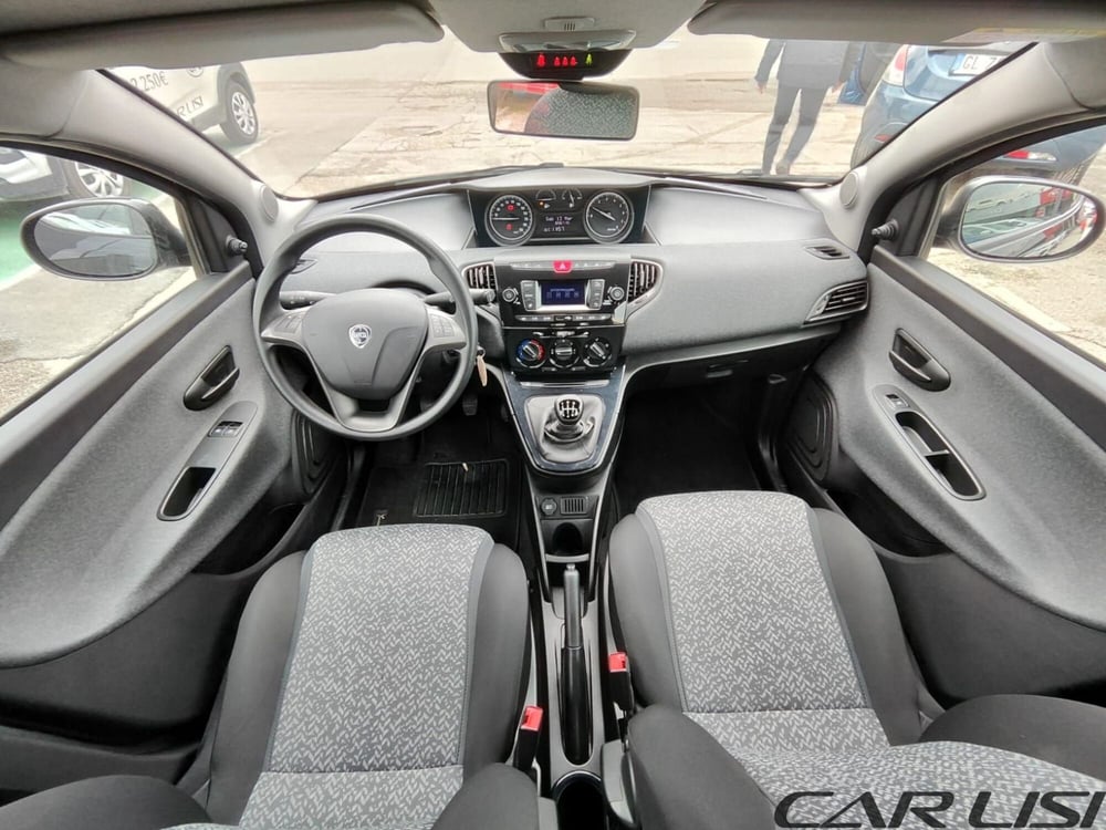 Lancia Ypsilon usata a Foggia (7)