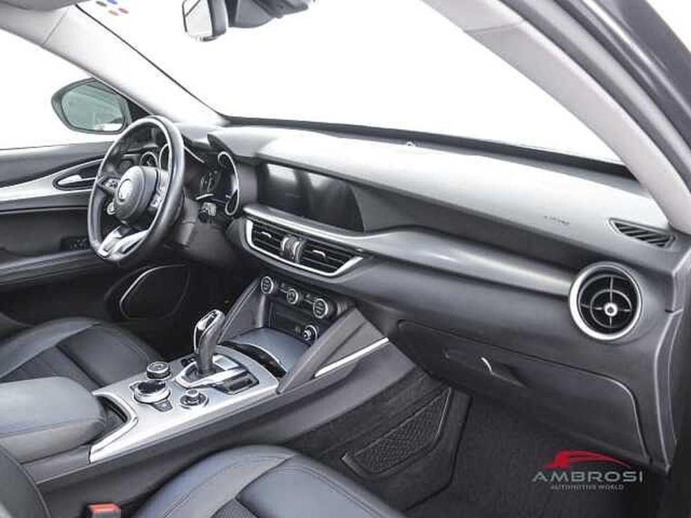 Alfa Romeo Stelvio usata a Perugia (12)