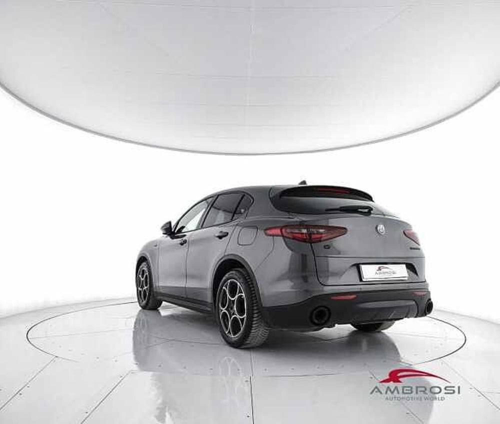 Alfa Romeo Stelvio usata a Perugia (4)