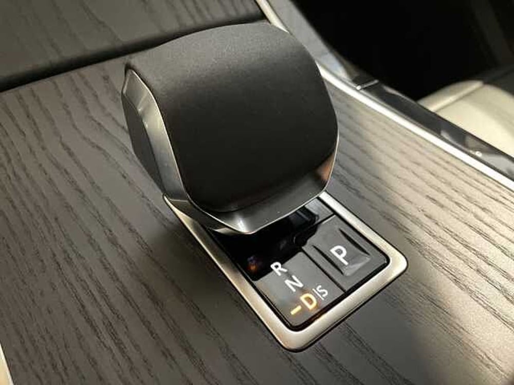 Land Rover Range Rover Velar nuova a Ravenna (17)
