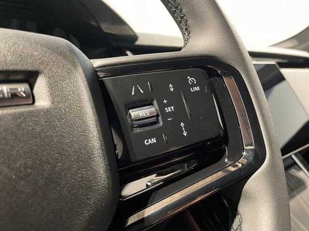 Land Rover Range Rover Velar nuova a Ravenna (19)