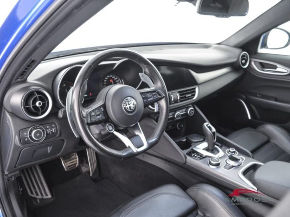Alfa Romeo Giulia usata a Perugia (8)