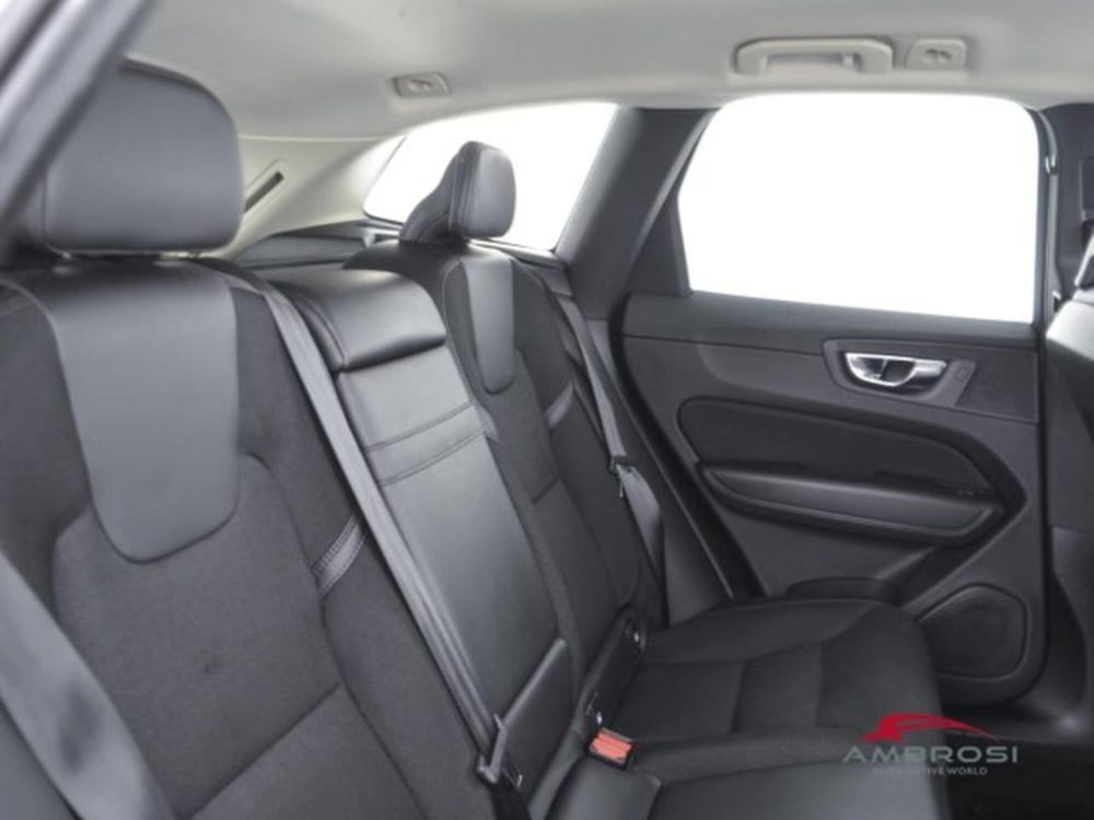Volvo XC60 usata a Perugia (11)