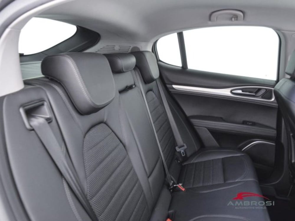 Alfa Romeo Stelvio usata a Perugia (11)