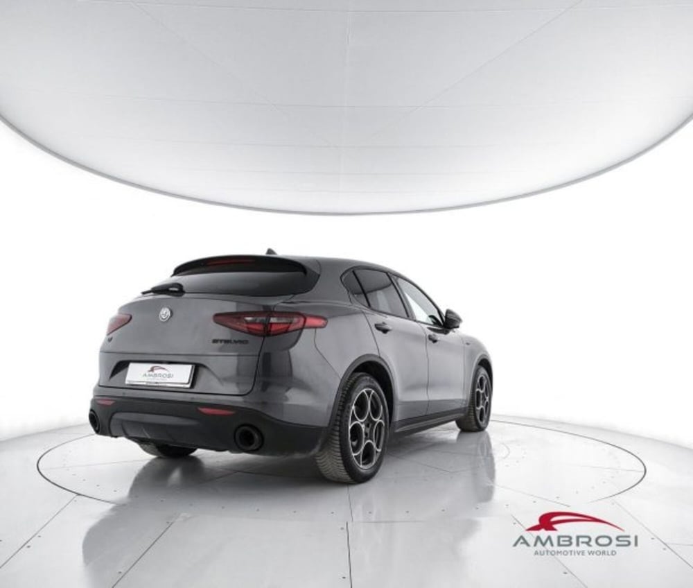 Alfa Romeo Stelvio usata a Perugia (3)