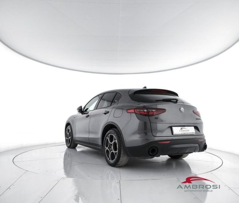 Alfa Romeo Stelvio usata a Perugia (4)