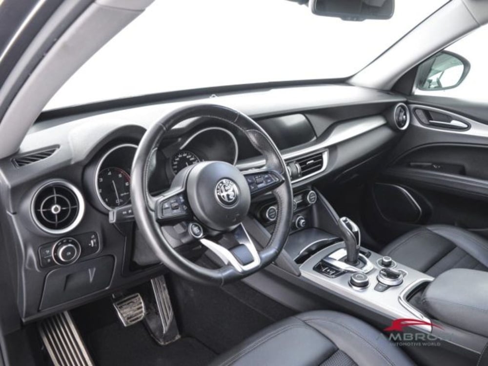 Alfa Romeo Stelvio usata a Perugia (8)