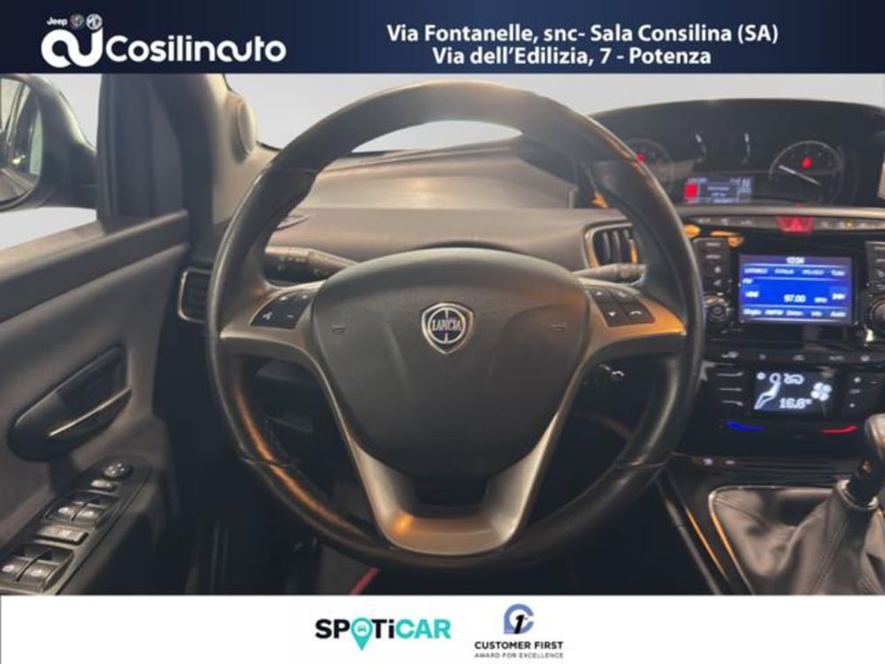Lancia Ypsilon usata a Salerno (13)