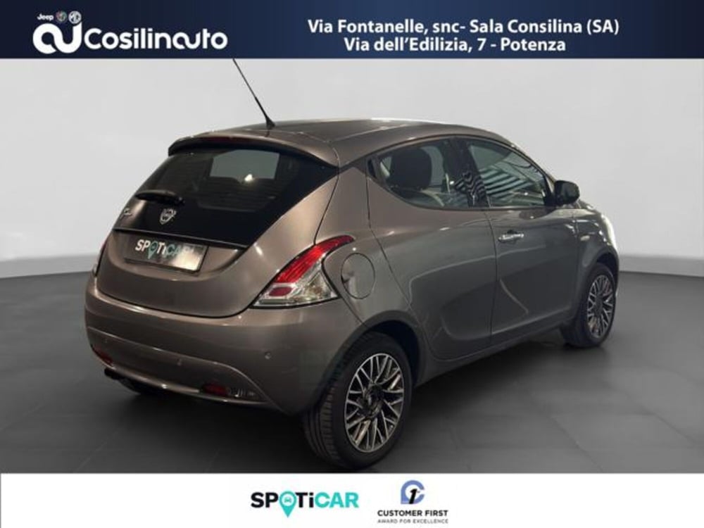 Lancia Ypsilon usata a Salerno (5)