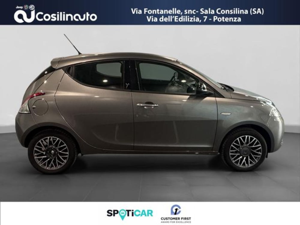 Lancia Ypsilon usata a Salerno (6)