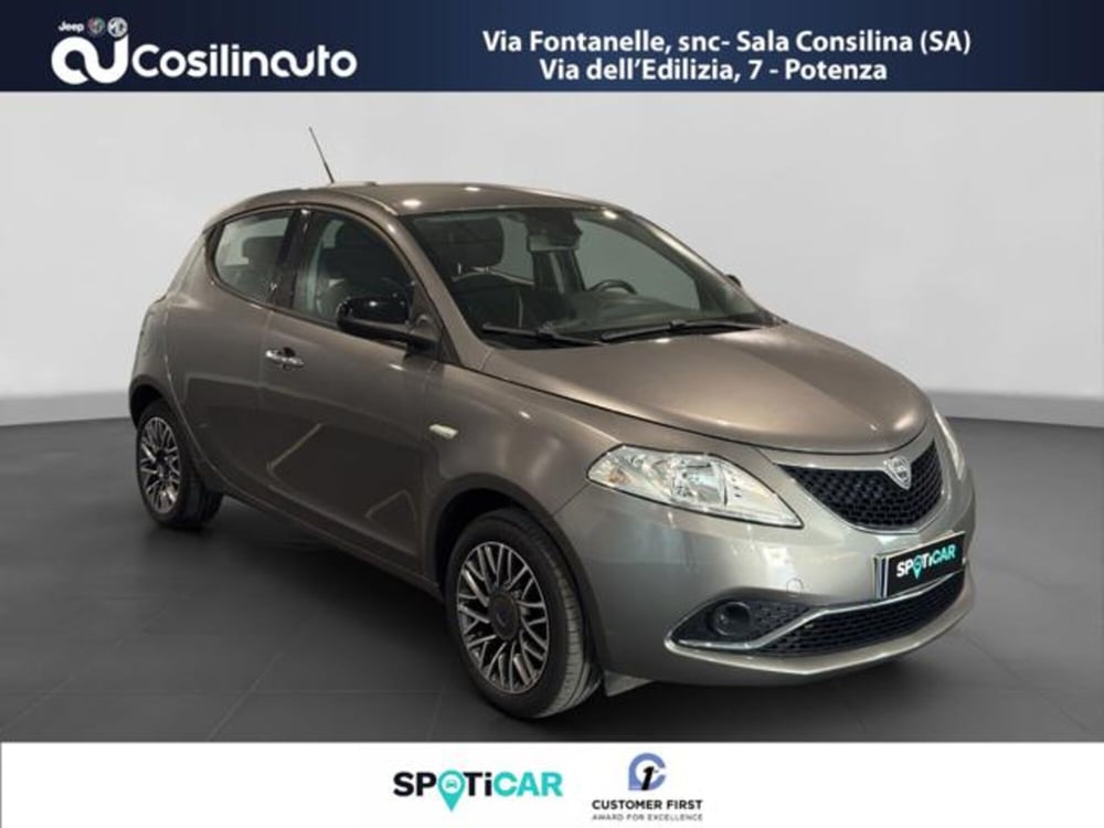 Lancia Ypsilon usata a Salerno (7)
