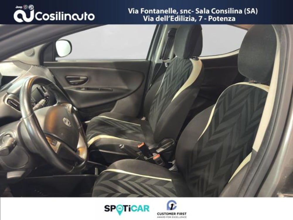 Lancia Ypsilon usata a Salerno (9)
