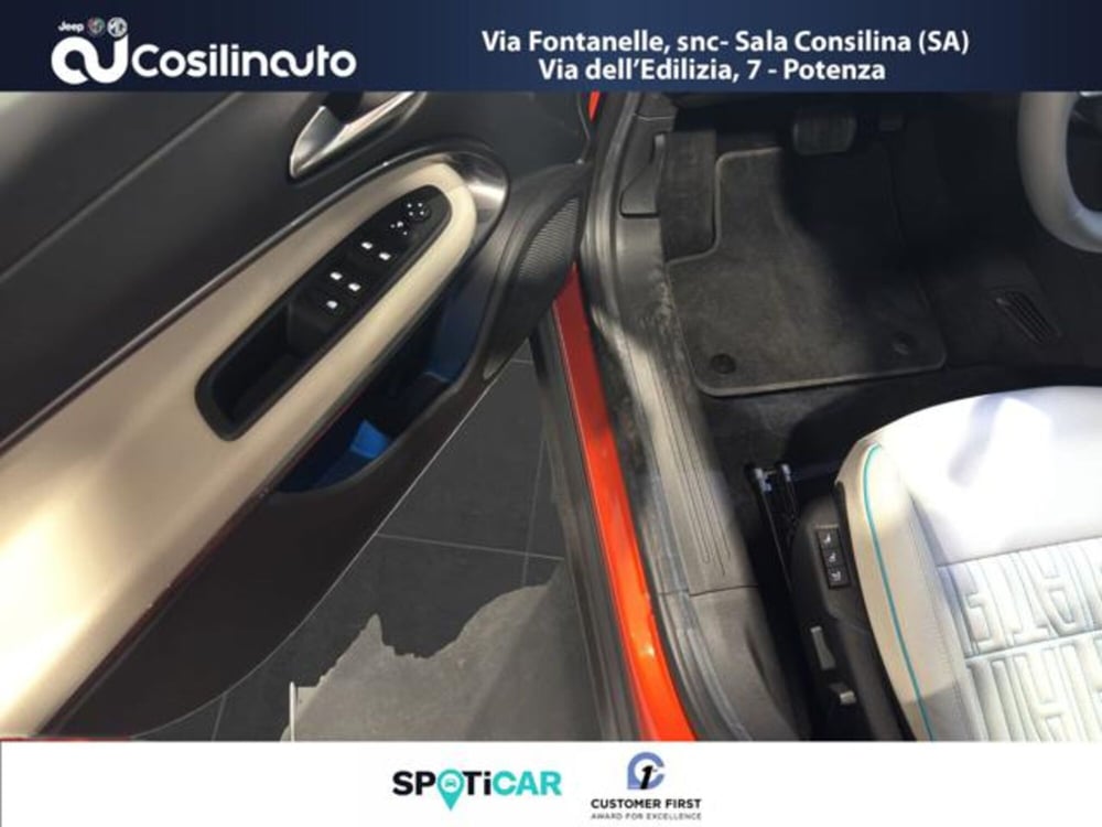 Fiat 600e nuova a Salerno (16)