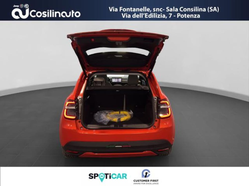 Fiat 600e nuova a Salerno (17)