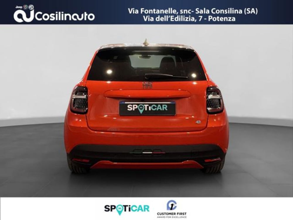 Fiat 600e nuova a Salerno (4)