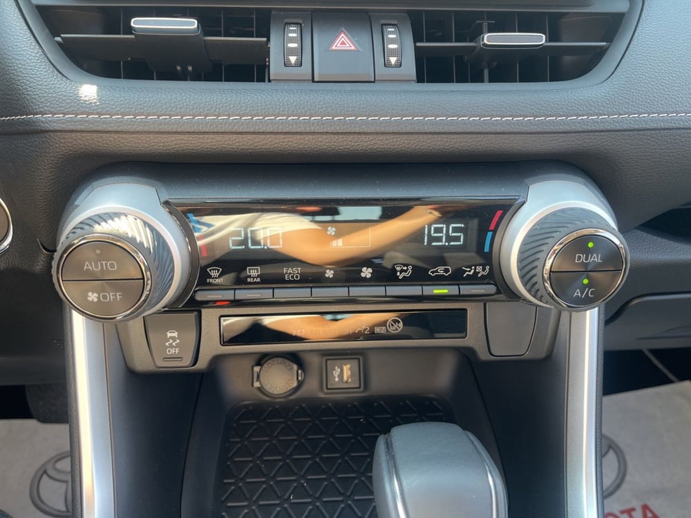 Toyota Rav4 nuova a Ragusa (14)