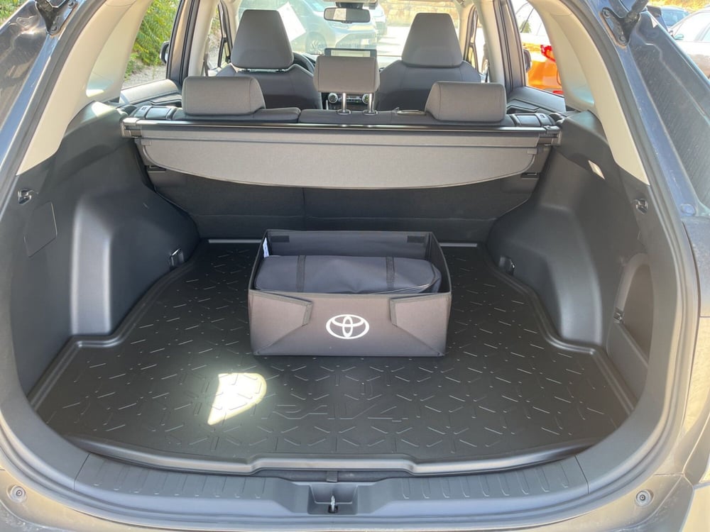 Toyota Rav4 nuova a Ragusa (6)
