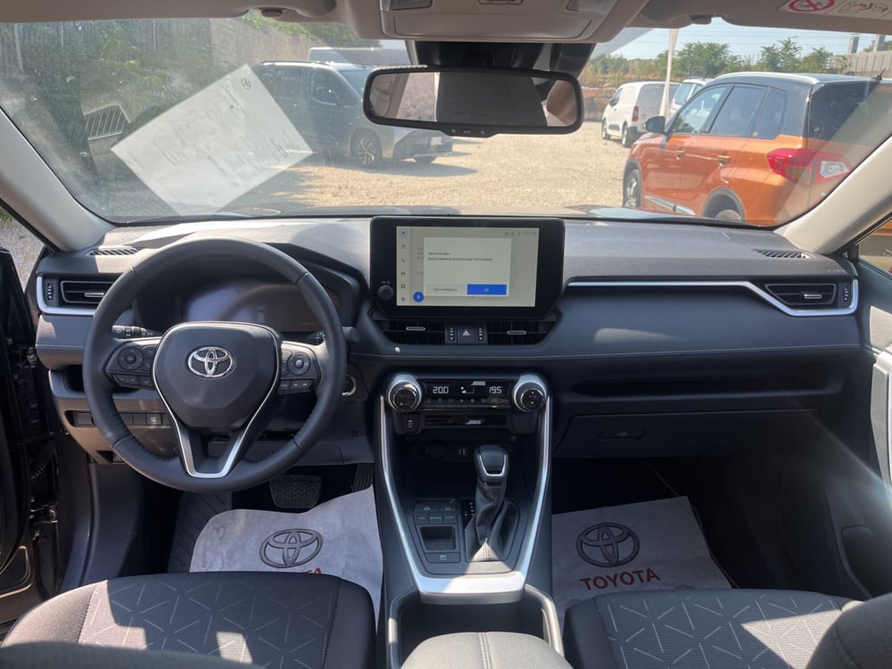 Toyota Rav4 nuova a Ragusa (9)