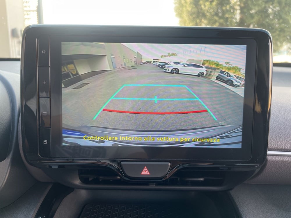 Toyota Yaris Cross nuova a Ragusa (14)