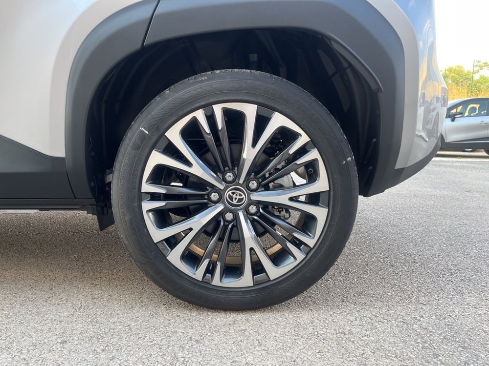 Toyota Yaris Cross nuova a Ragusa (5)