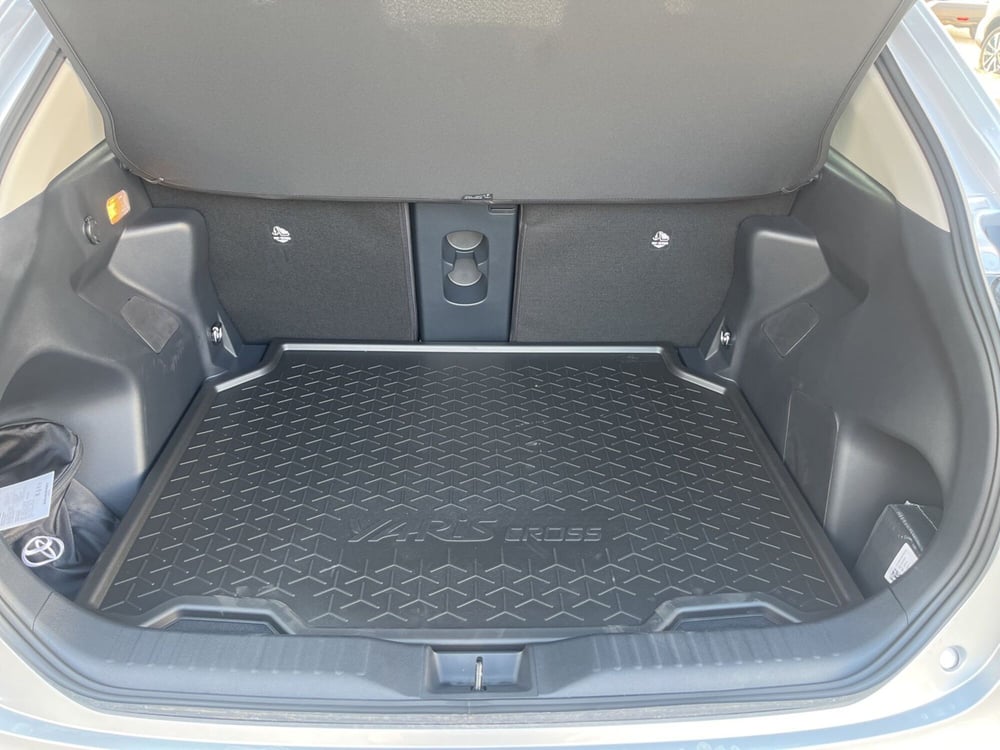 Toyota Yaris Cross nuova a Ragusa (6)