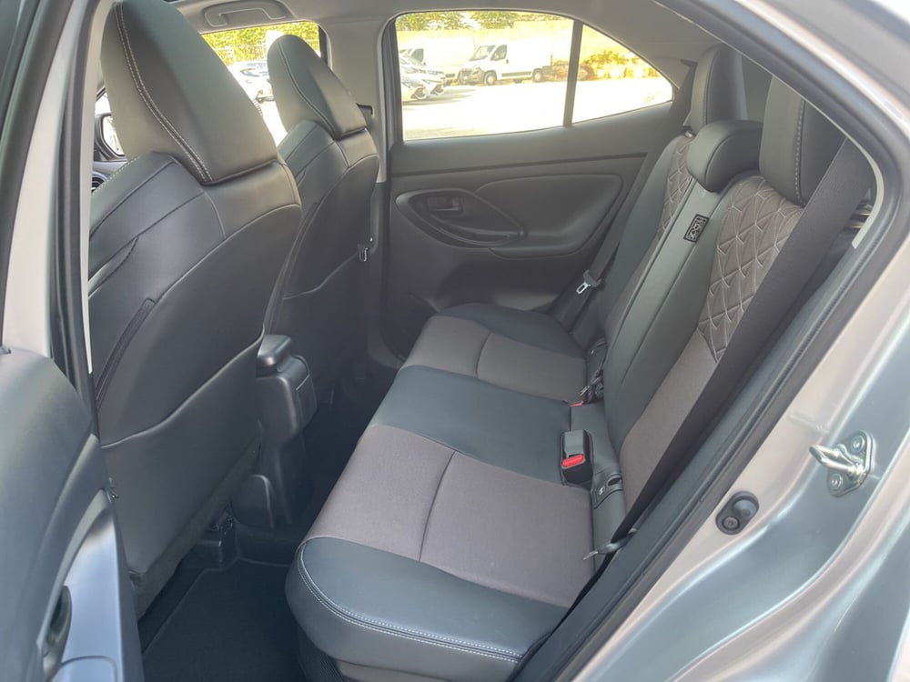 Toyota Yaris Cross nuova a Ragusa (7)