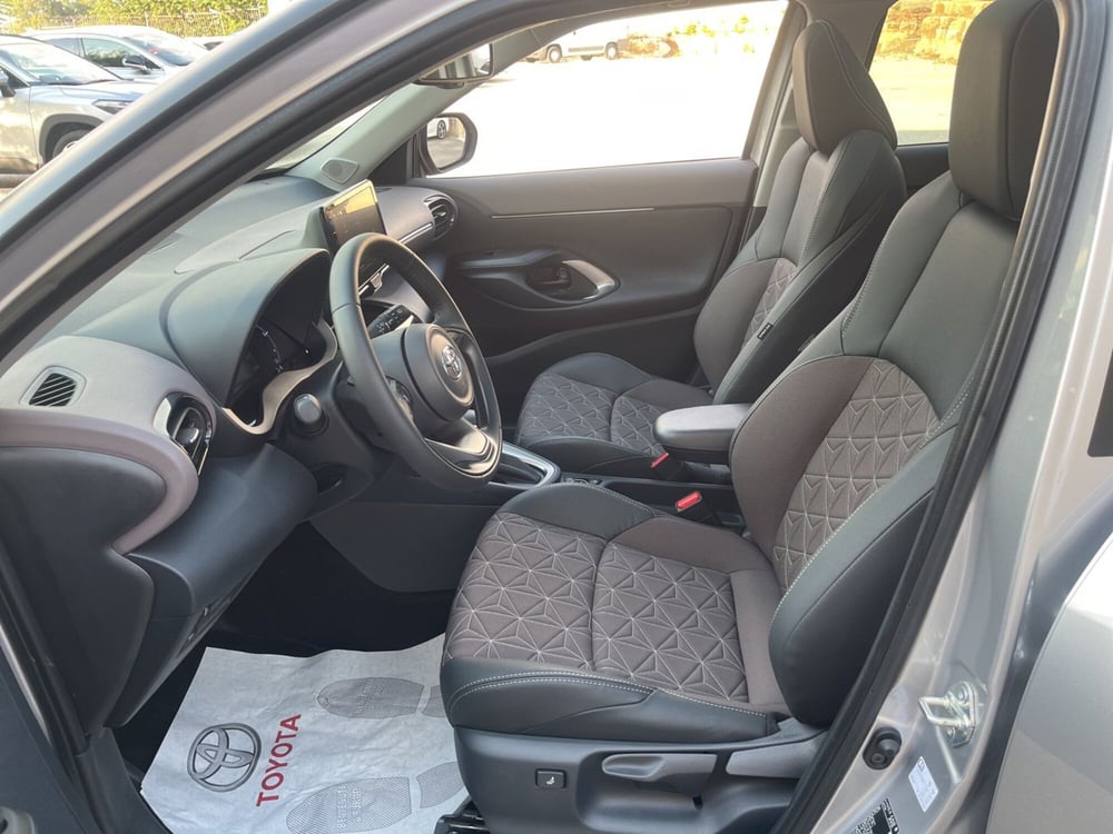 Toyota Yaris Cross nuova a Ragusa (8)