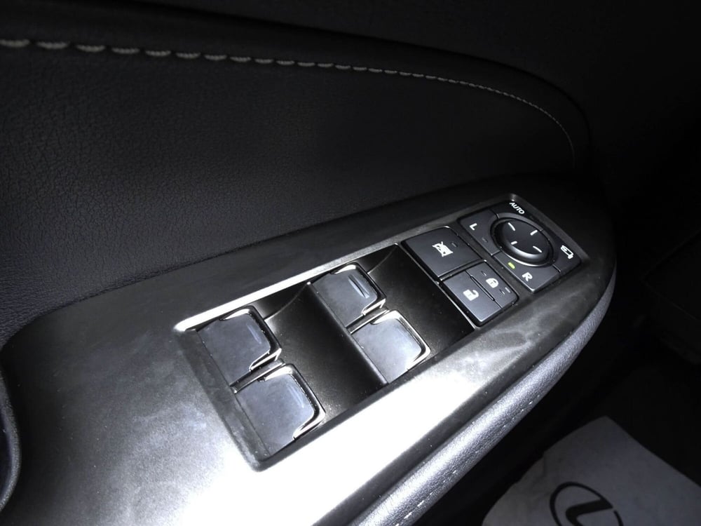 Lexus NX usata a Treviso (17)