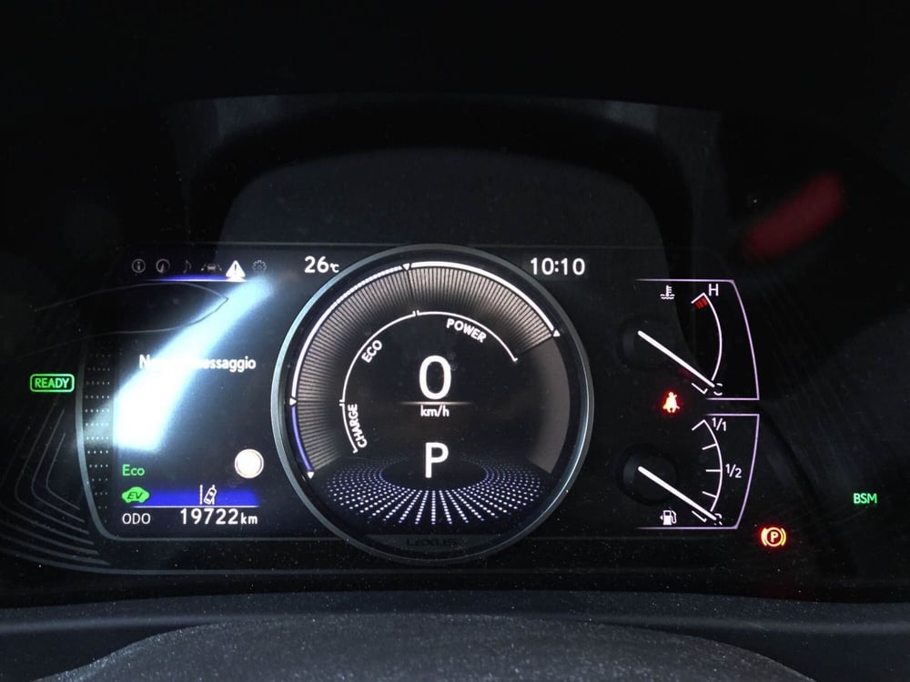 Lexus UX usata a Treviso (16)