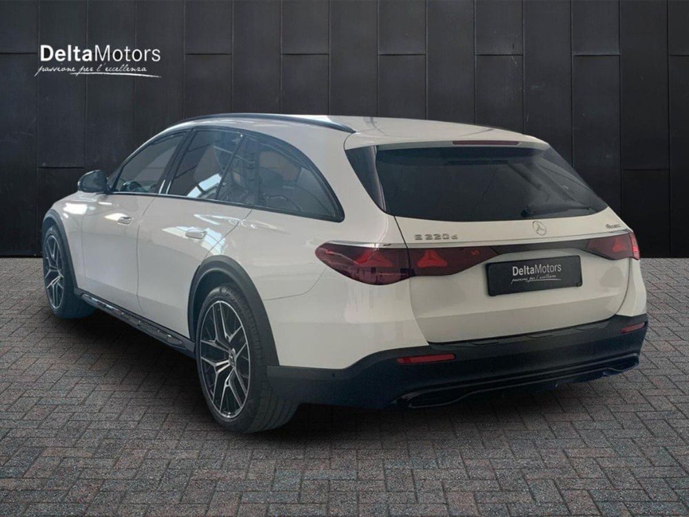 Mercedes-Benz Classe E Station Wagon nuova a Rimini (3)