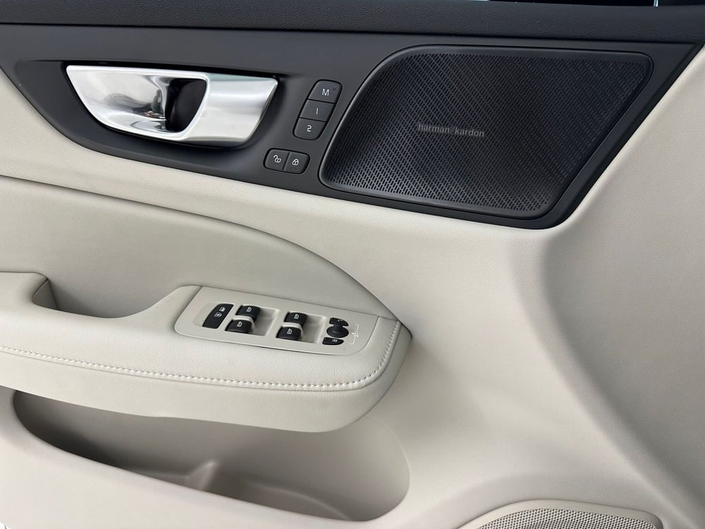 Volvo V60 nuova a Bergamo (12)