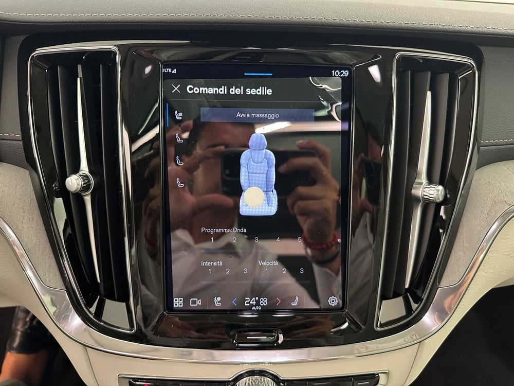 Volvo V60 nuova a Bergamo (14)