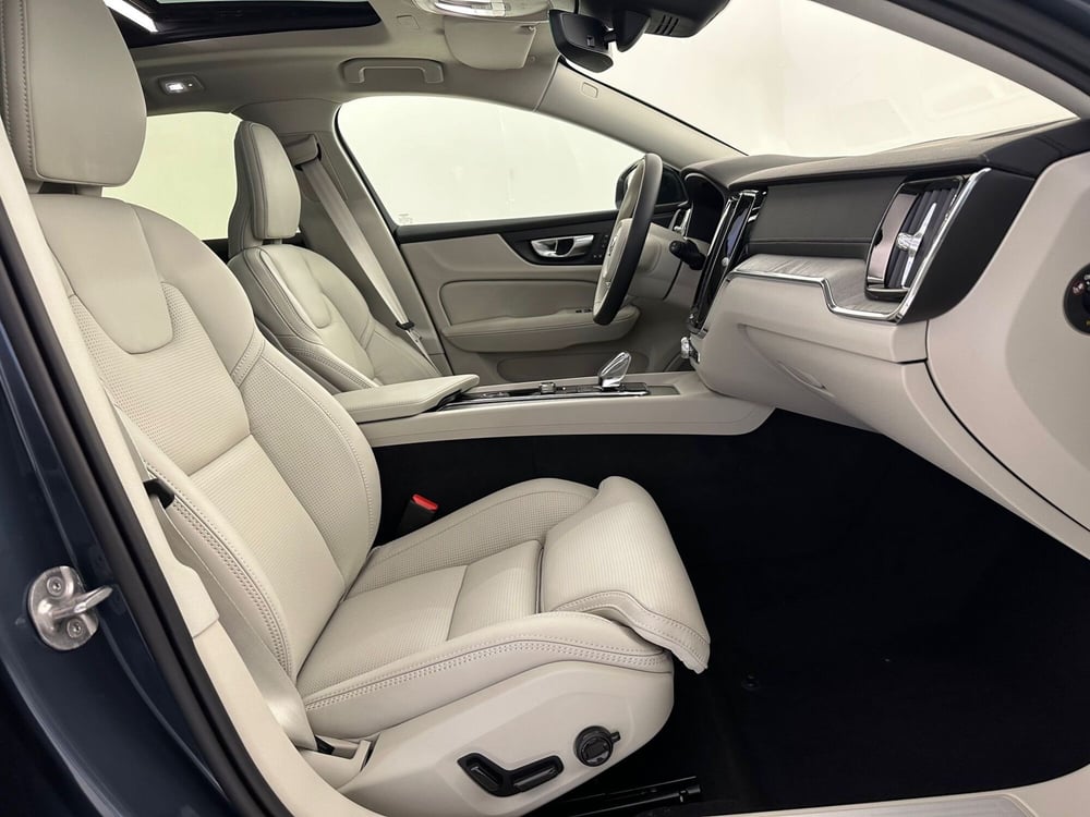Volvo V60 nuova a Bergamo (3)