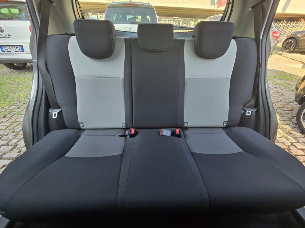 Toyota Yaris usata a Rimini (11)