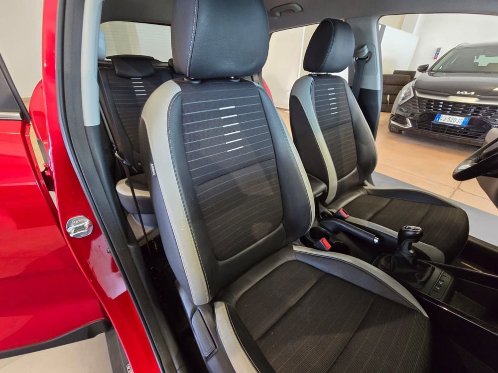Kia Stonic usata a Rimini (16)