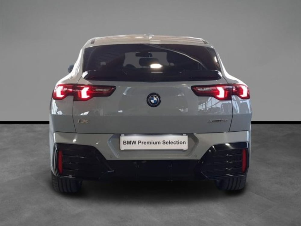 BMW iX2 usata a Verona (8)