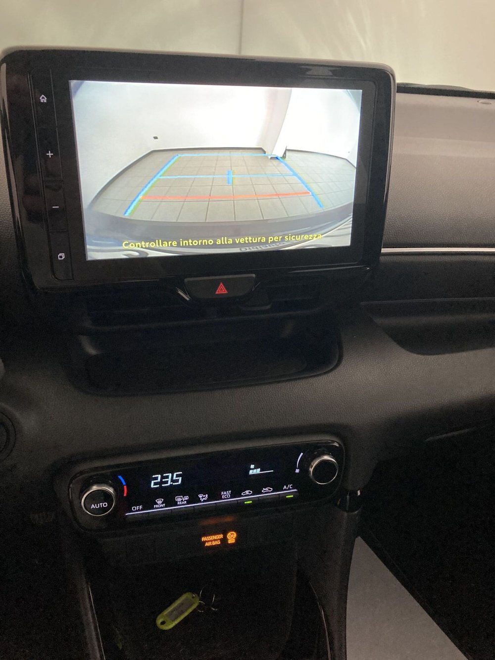 Toyota Yaris usata a Barletta-Andria-Trani (14)