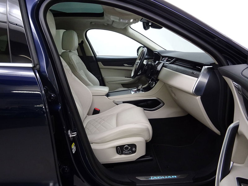 Jaguar F-Pace usata a Como (3)