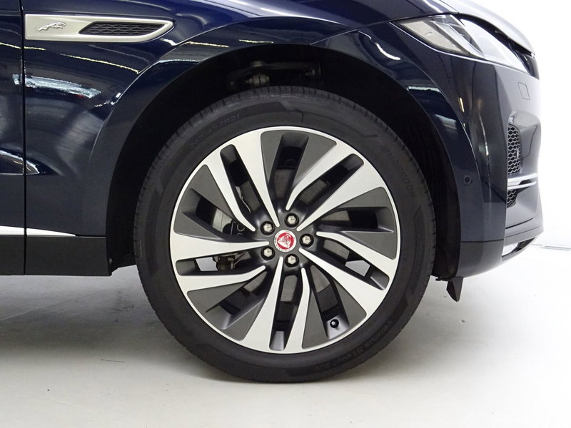 Jaguar F-Pace usata a Como (9)