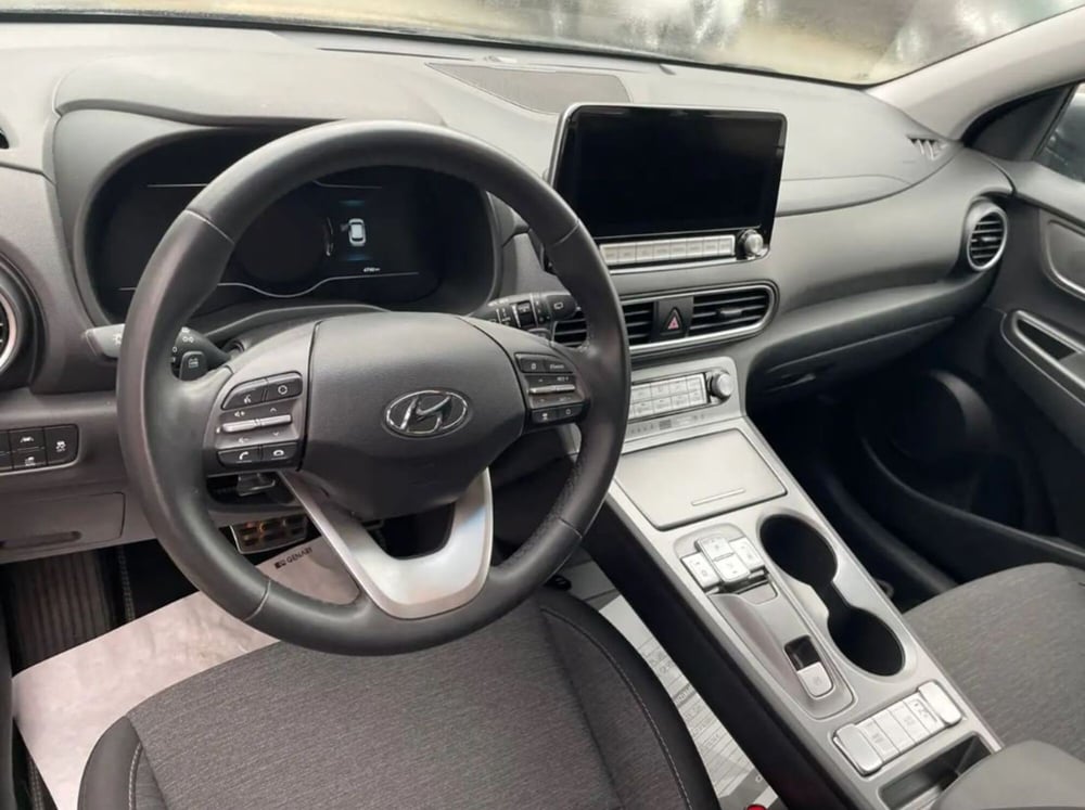 Hyundai Kona usata a Latina (8)